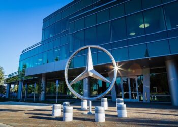 Mercedes Benz Off Campus Drive 2021