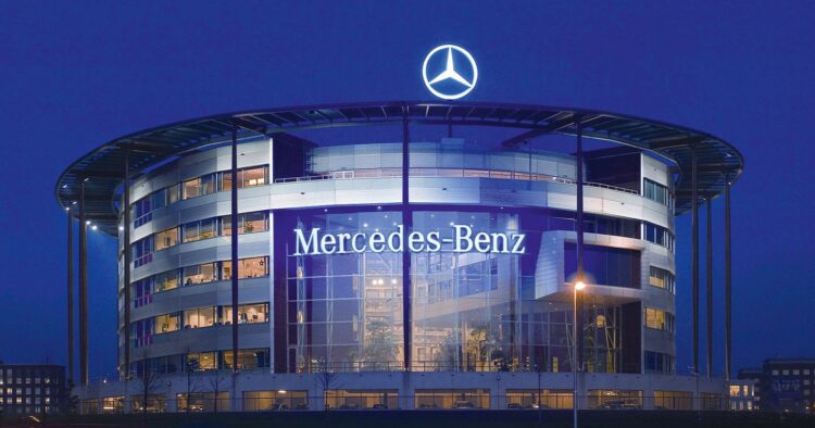 Mercedes Benz Hiring Engineering Students